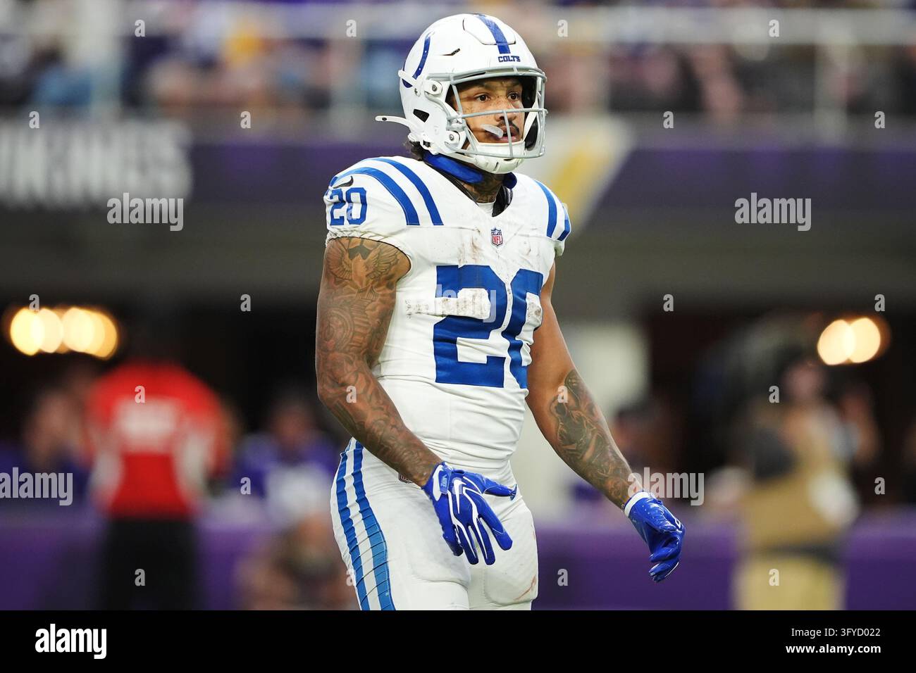 Indianapolis Colts running back Seth McGowan (20) looks up the field ...