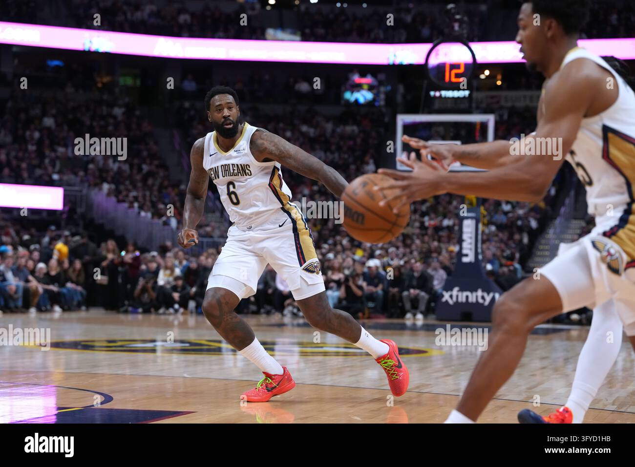 New Orleans Pelicans center DeAndre Jordan (6) passes the bal to ...