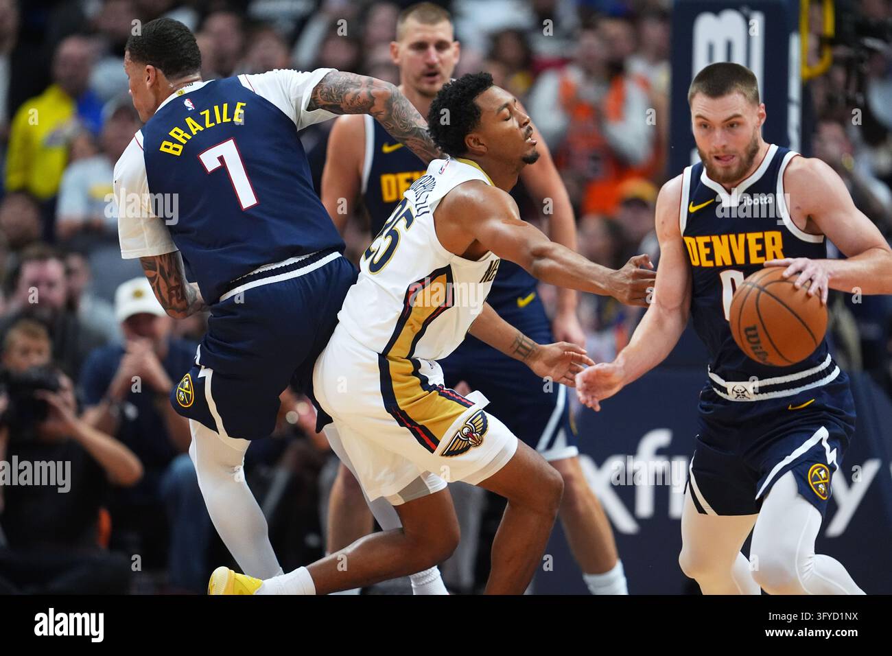 New Orleans Pelicans forward Trey Murphy III (25) looses control of the ...