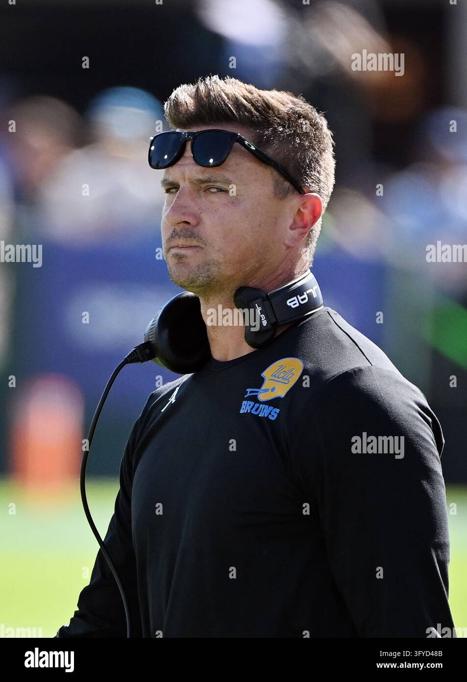 PASADENA, CA - OCTOBER 24: UCLA Bruins Head Coach Bob Chesney on the ...