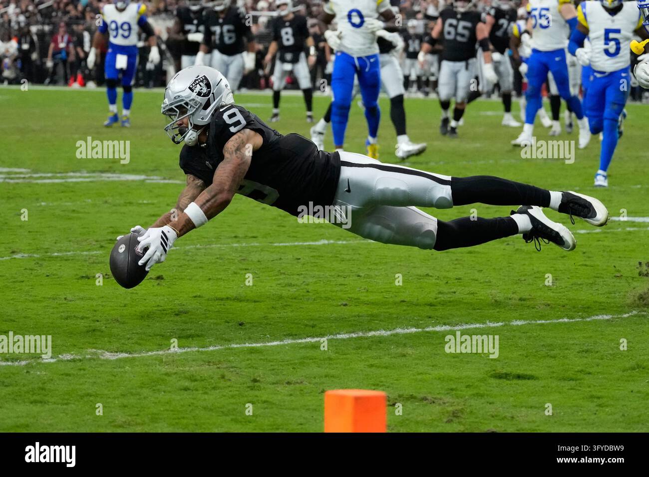Las Vegas Raiders wide receiver Jalen Nailor (9) attempts a catch ...