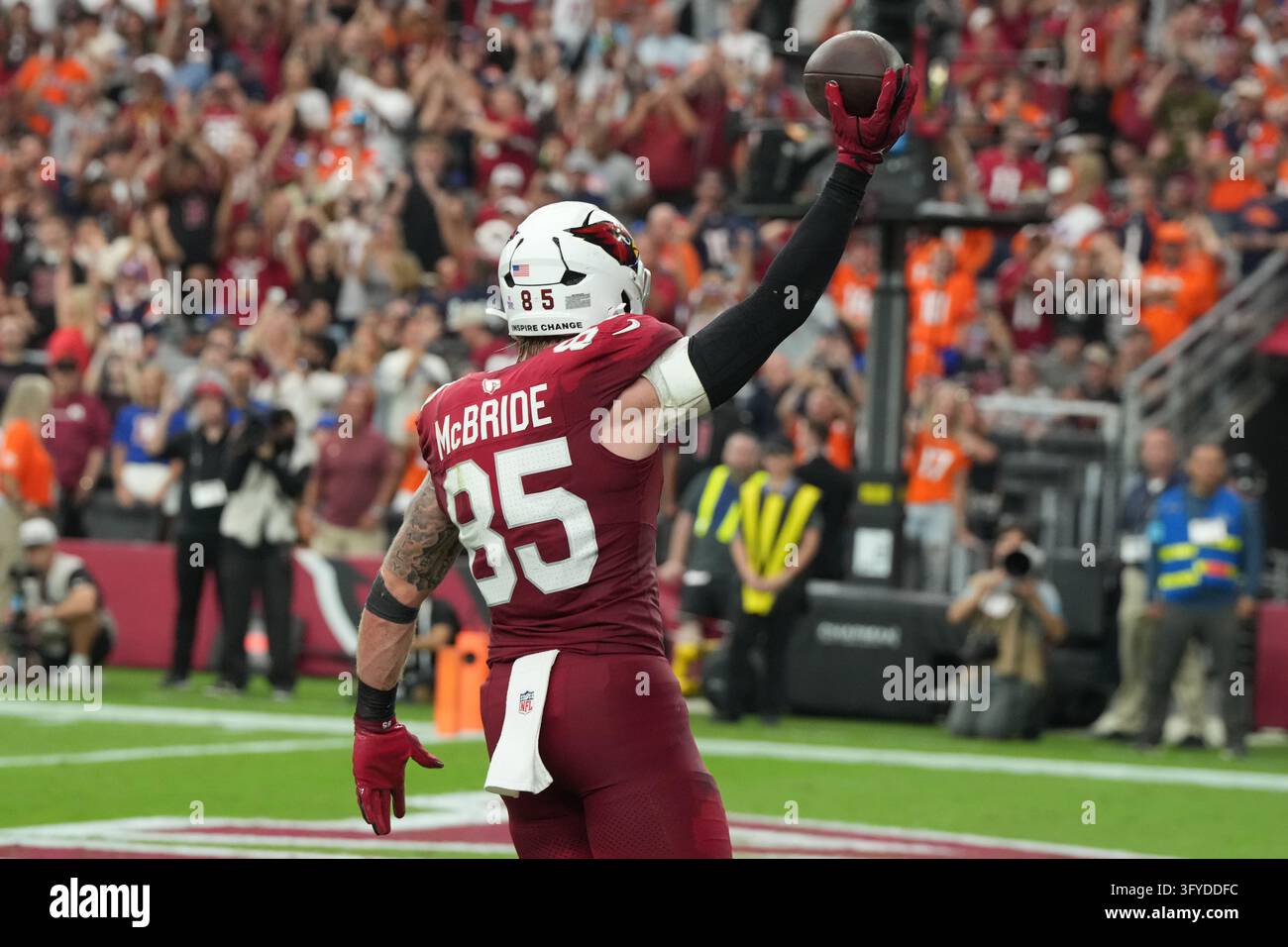 Arizona Cardinals tight end Trey McBride (85) scores a touchdown ...