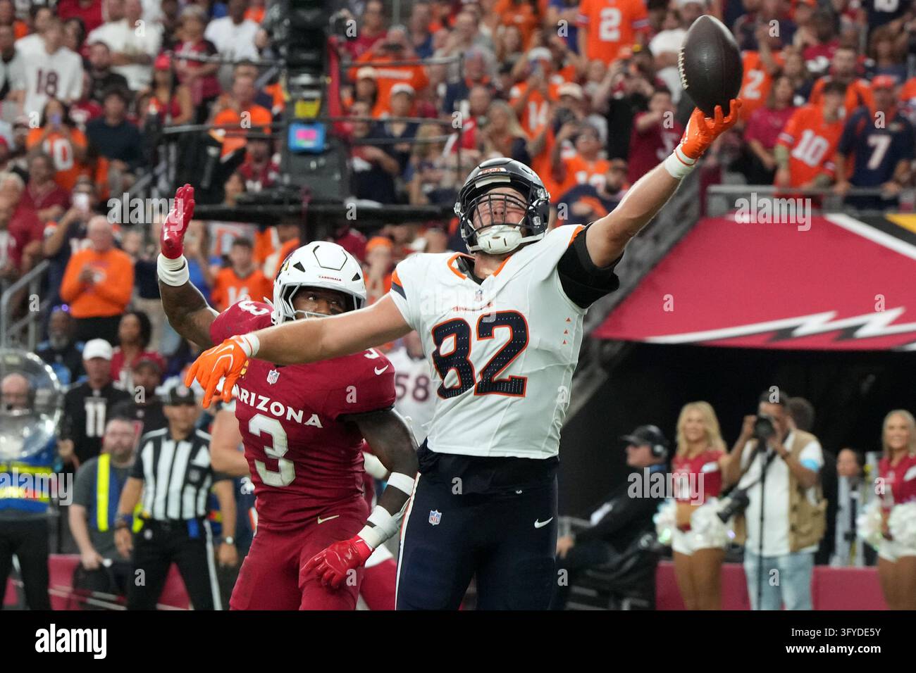 Denver Broncos tight end Adam Trautman (82) against the Arizona ...