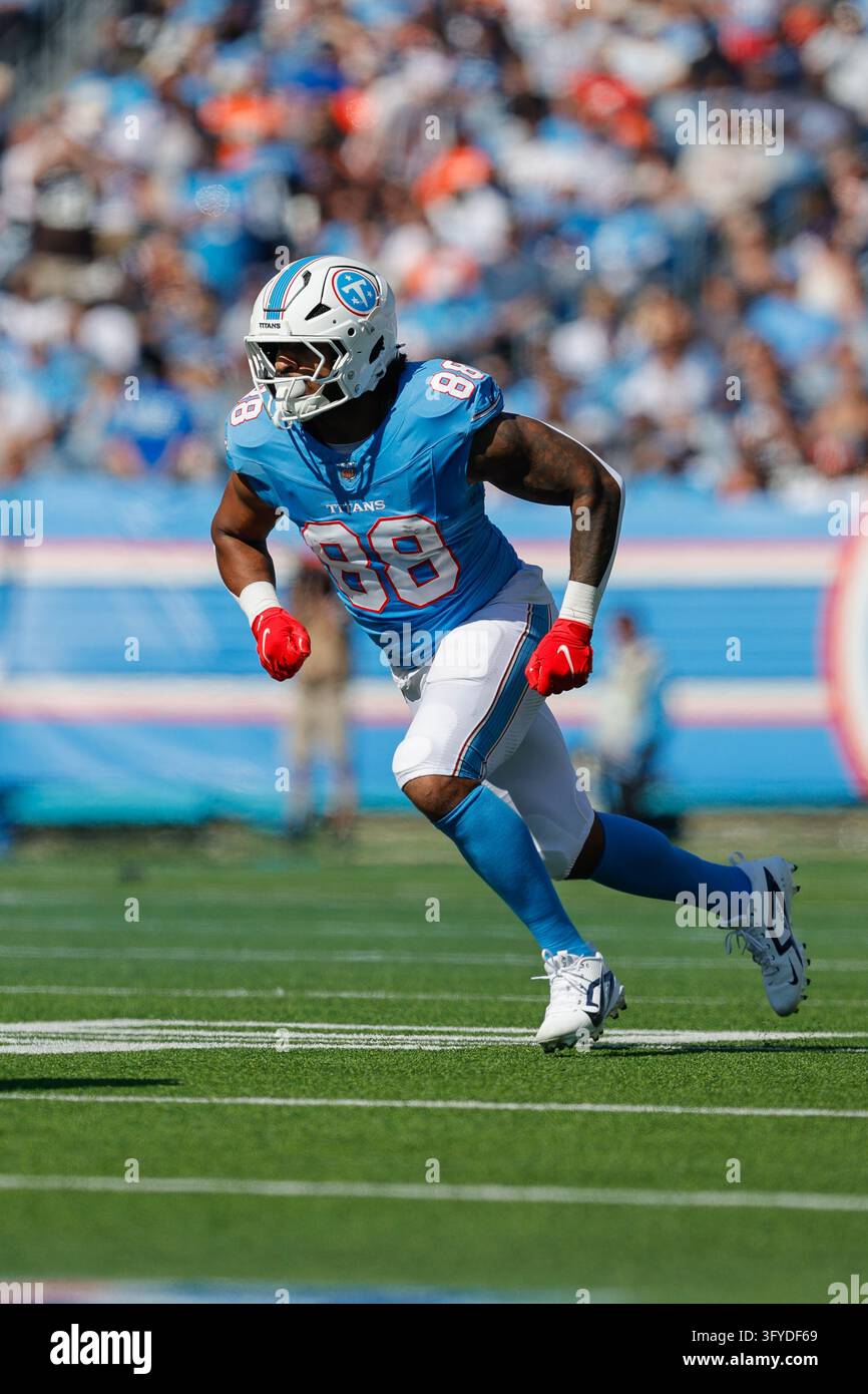 Tennessee Titans tight end David Martin-Robinson (88) runs a route ...