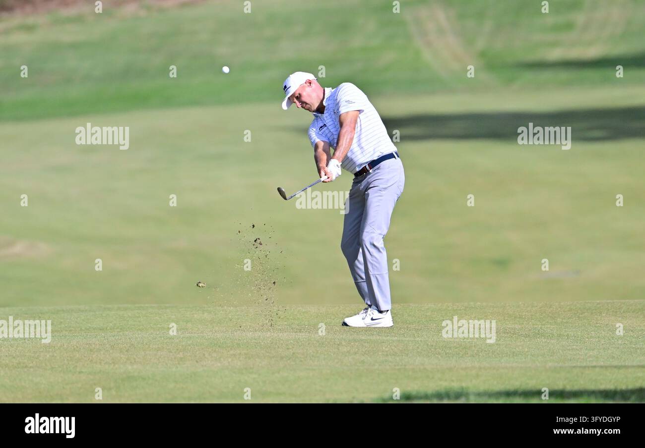 ST. LOUIS, MO - OCTOBER 25: Golfer Ben Crane drives onto the #2 green ...