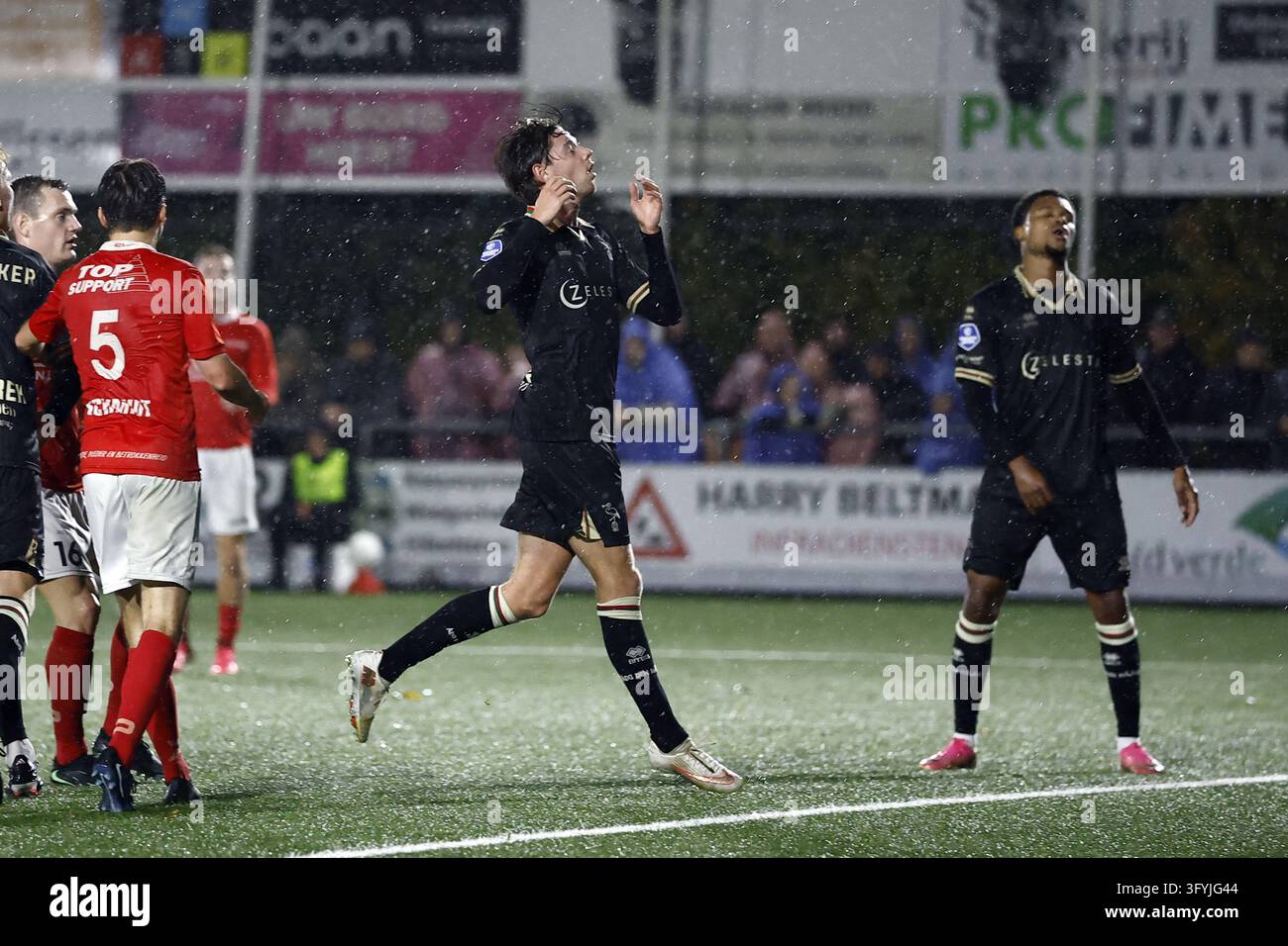 RIJSSEN - (lr) Finn de Bruin of ADO Den Haag is frustrated during the ...