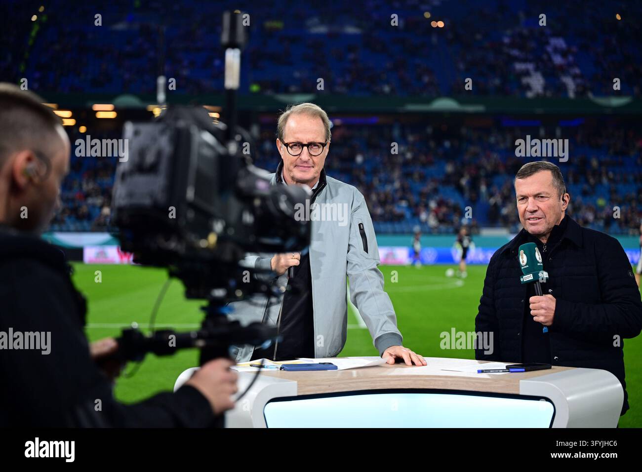 v.l. Moderator Florian Koenig, TV-Experte Lothar Matthaeus (Sky ...