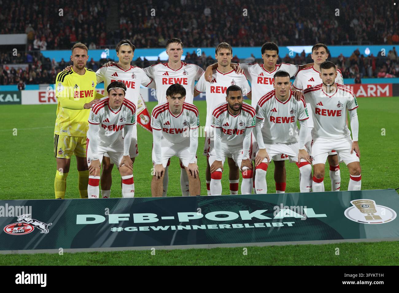 Team photo, bottom row, from left: Alessio Castro-Montes (FC Cologne ...