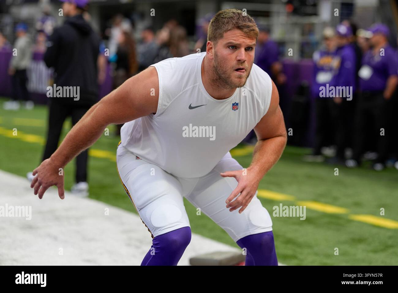 Minnesota Vikings tackle Brian O'Neill (75) warms up before an NFL ...