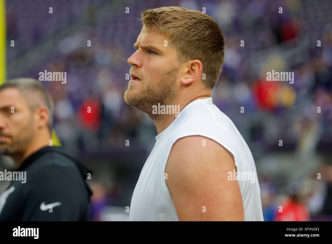 Minnesota Vikings tackle Brian O'Neill (75) warms up before an NFL ...