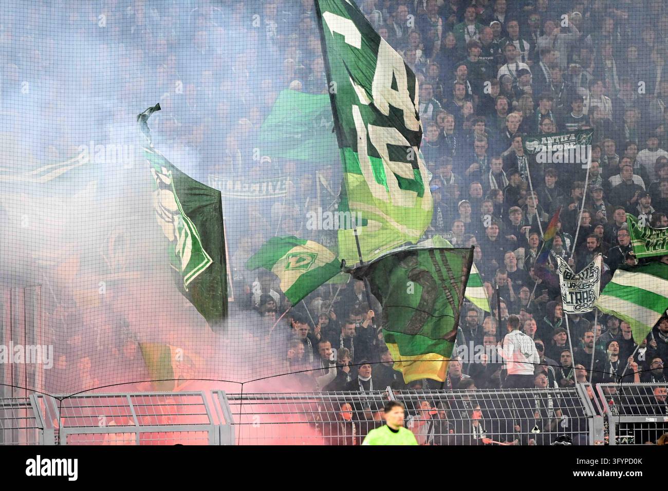 Ultras, fans, fan block, SV Werder Bremen (HB), pyrotechnics, pyro ...