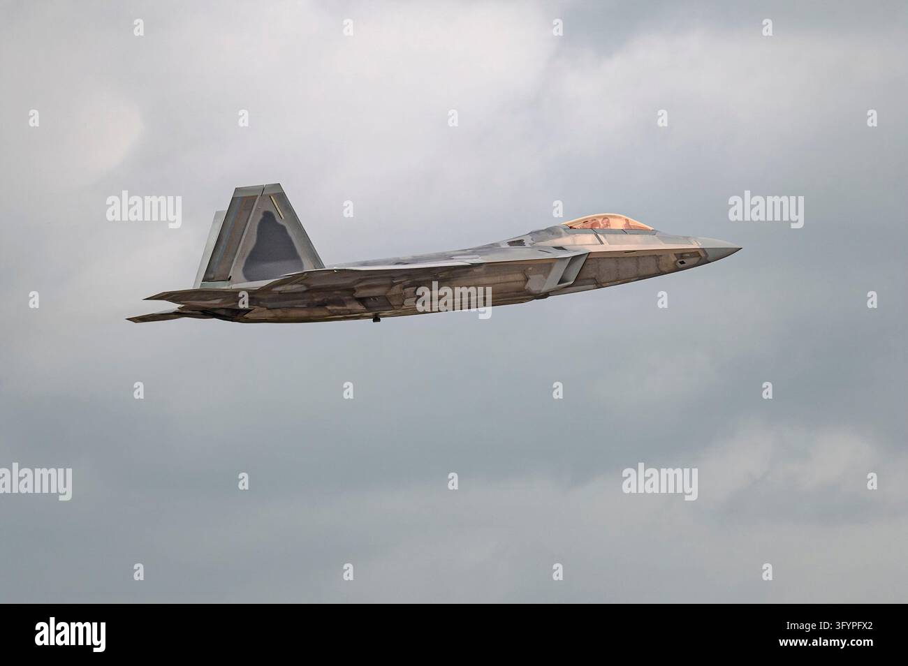 A U.S. Air Force F-22 Raptor assigned to the 525th Expeditionary ...