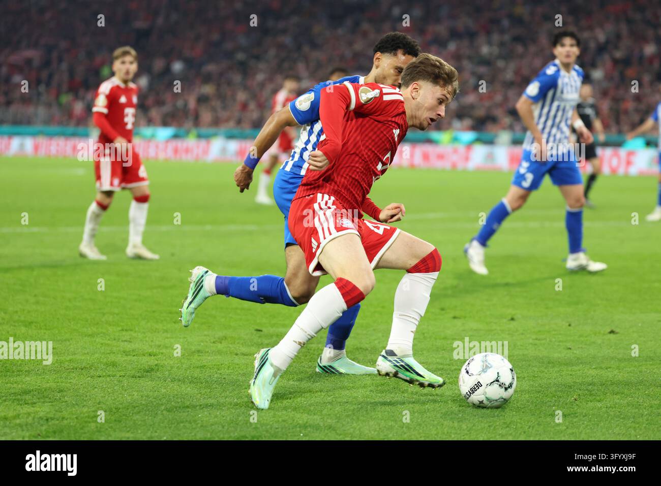 Tim Binder (FC Bayern Munich, #46) with Herbert Bockhorn (1. FC ...