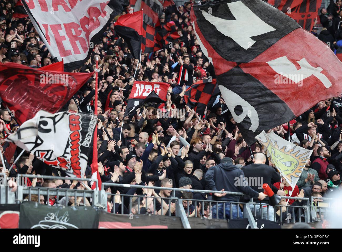 Fans [supporters], friendly, atmosphere, colorful, national colors ...