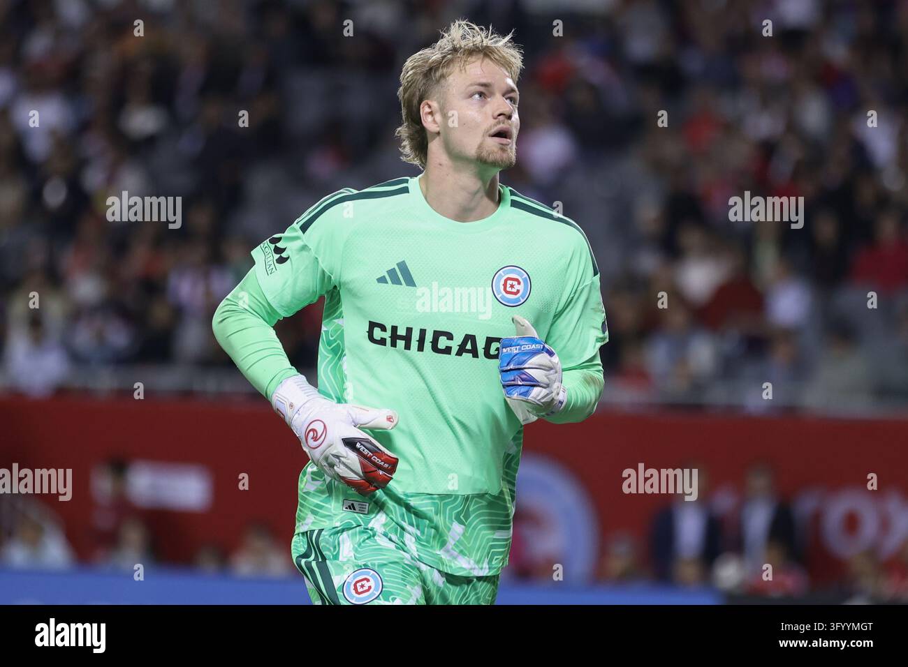 Chicago, USA. 28th Oct, 2026. CHICAGO, USA - October 28: Chris Brady (1 ...