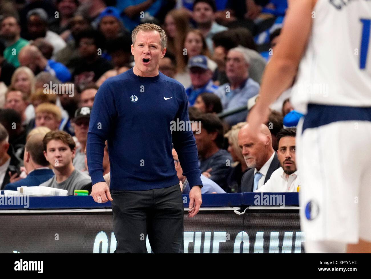 Dallas Mavericks head coach Dusty May instructs his team during the ...