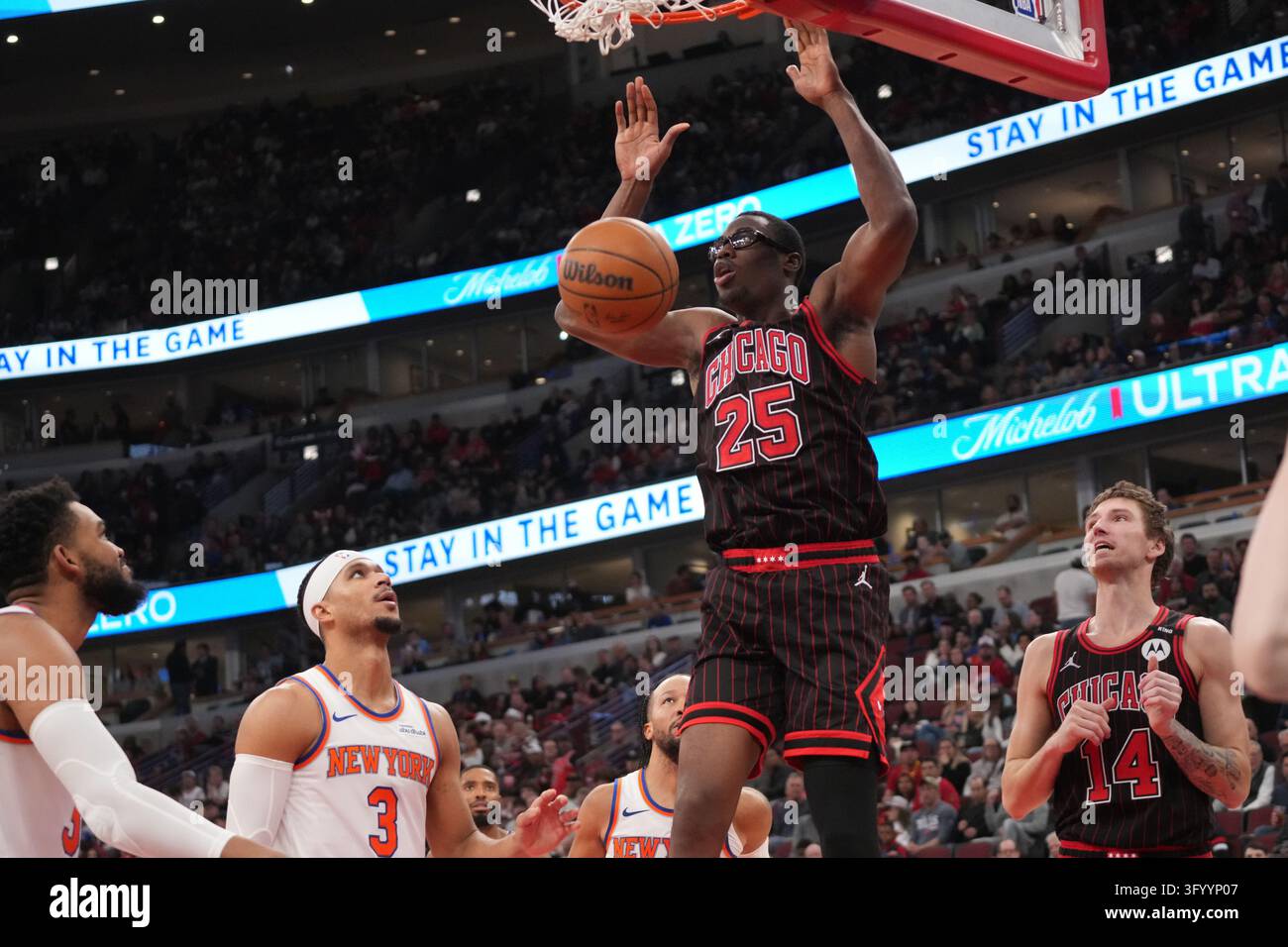 Chicago Bulls forward Jalen Smith (25) dunks the ball on New York ...