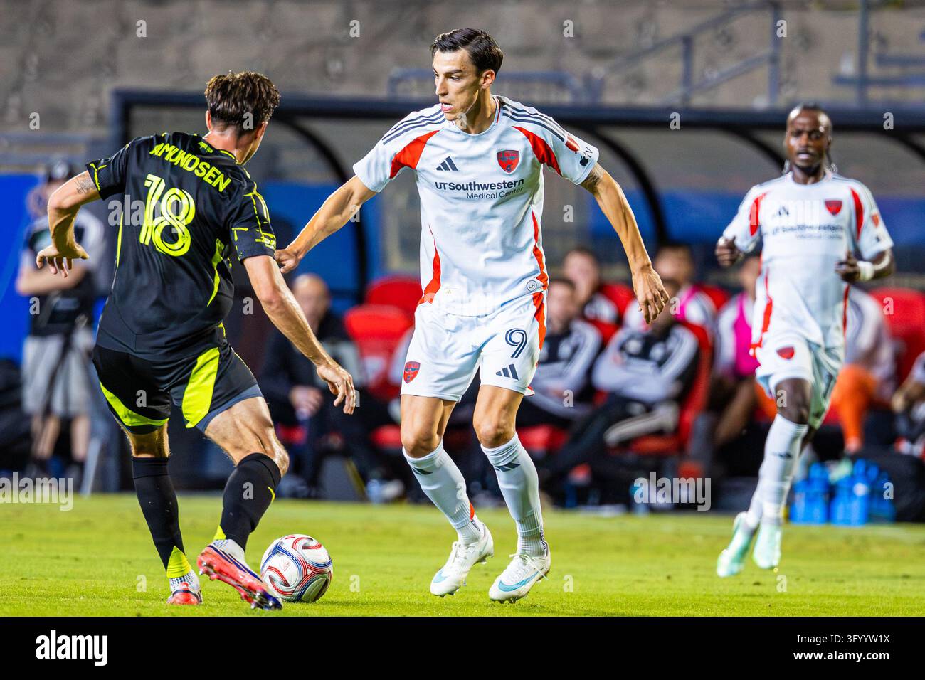 FC Dallas forward Petar Musa (9) dribbles the ball during the MLS ...