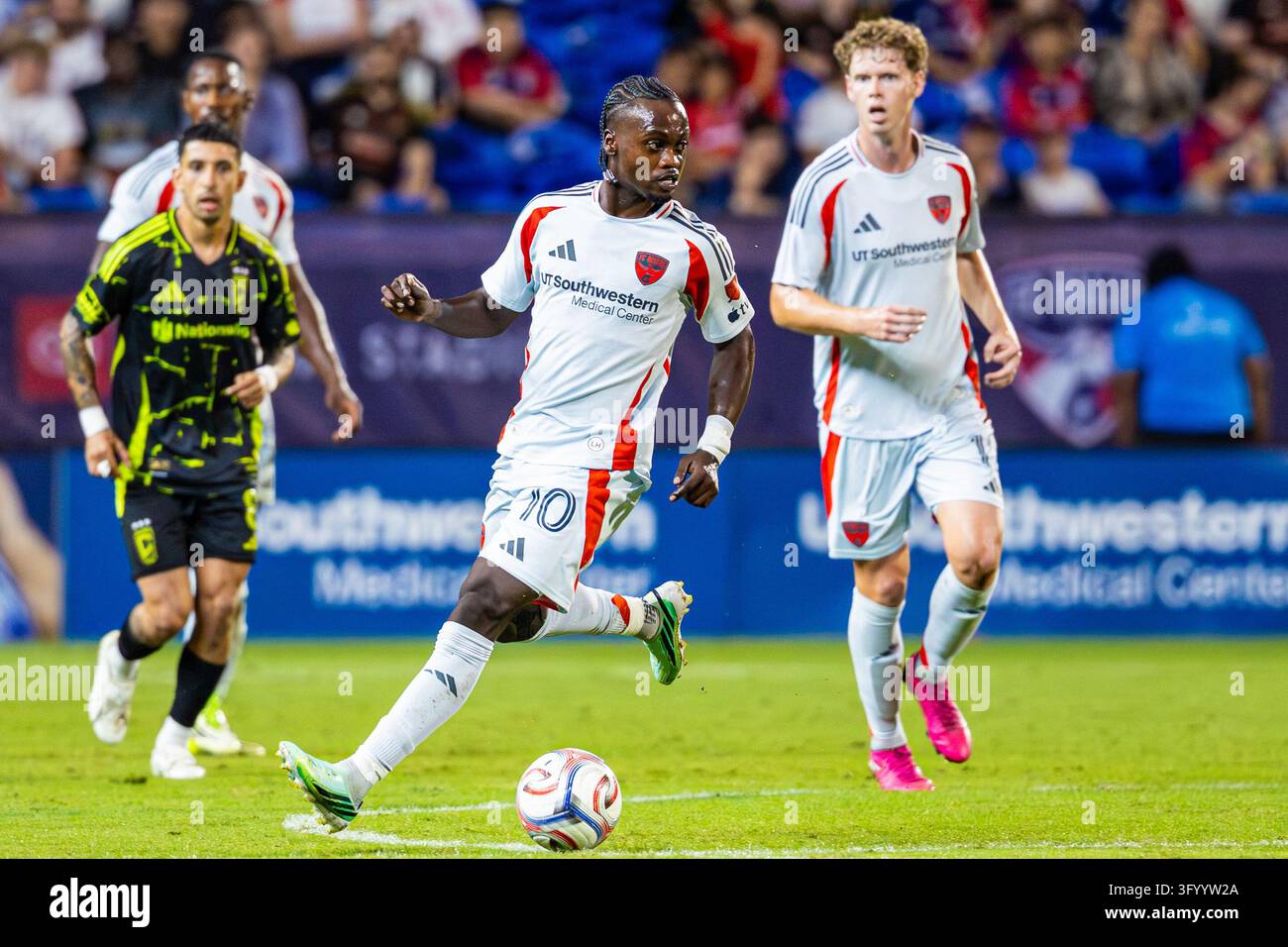 FC Dallas forward Santiago Moreno (10) dribbles the ball during the MLS ...