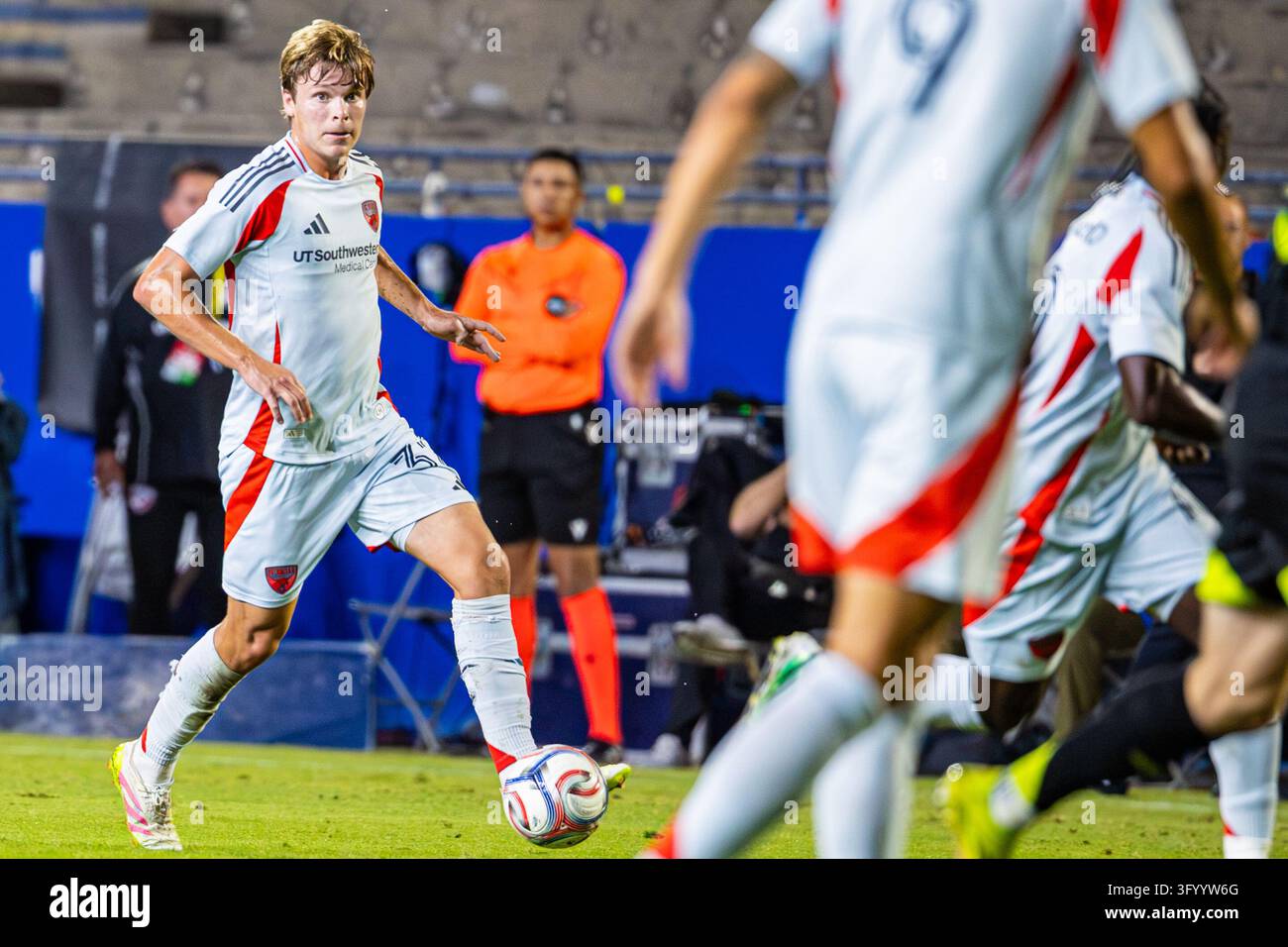 FC Dallas defender Nolan Norris (32) dribbles the ball during the MLS ...