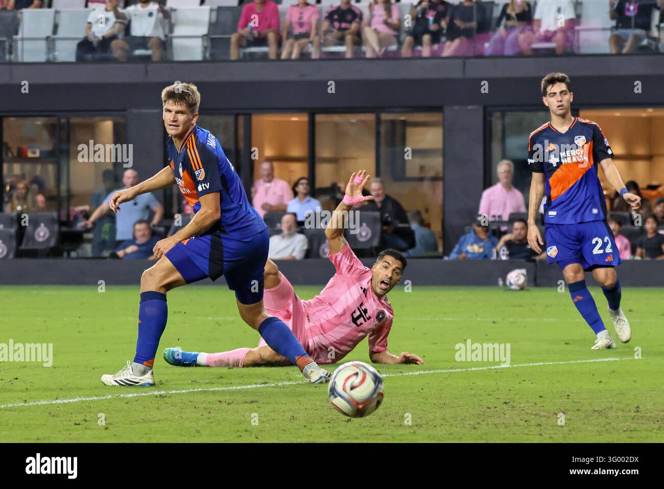 MIAMI, FL - OCTOBER 28: Inter Miami CF forward Luis Suárez (9), FC ...