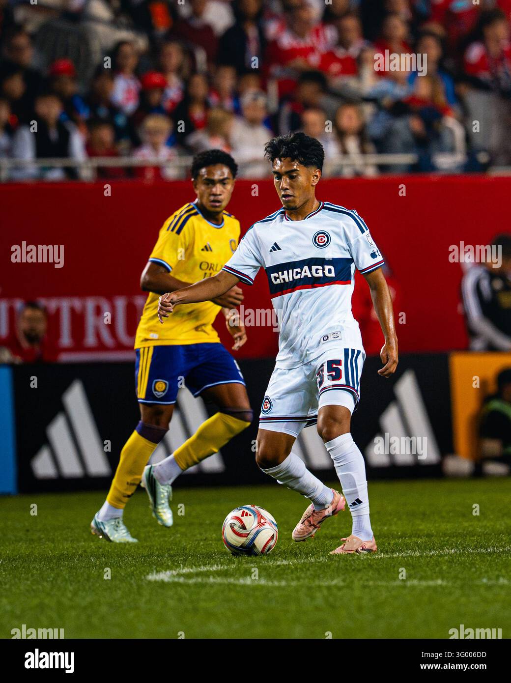 Chicago Fire FC midfielder Sergio Oregel Jr. (35) controls ball during ...