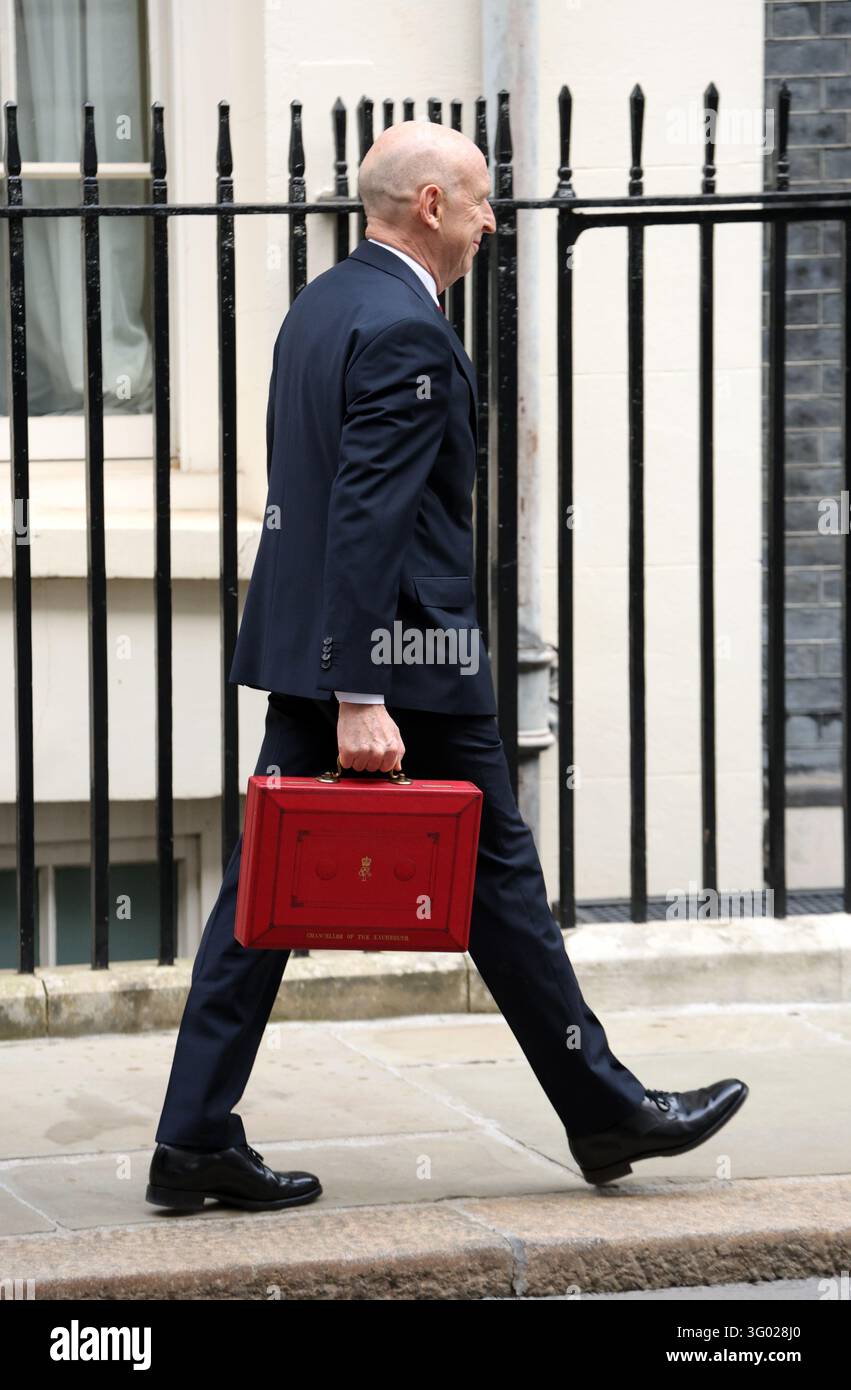 Chancellor John Healey leaves 11 Downing Street to present the Autumn ...