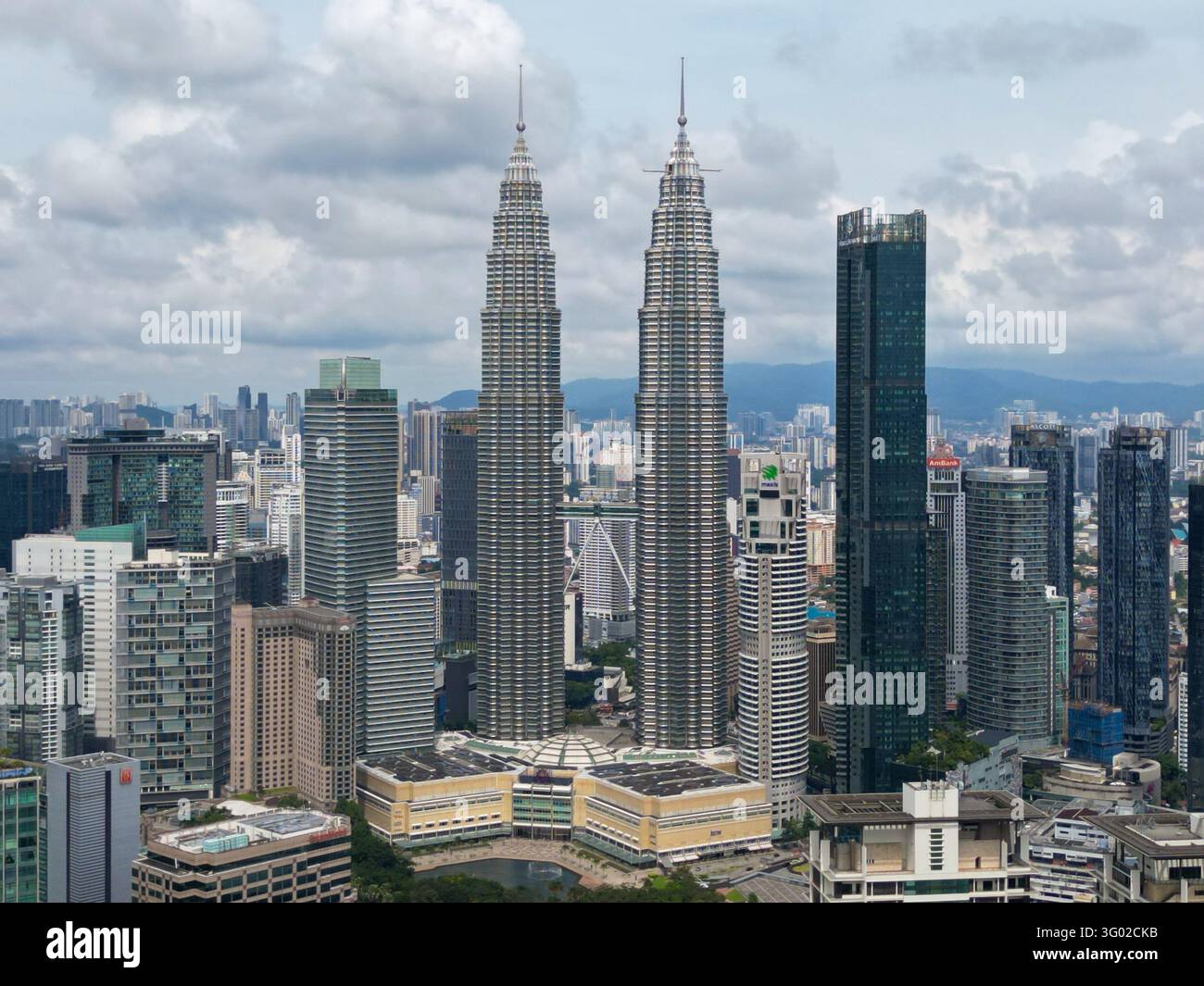 Photo Viewing Folder (261029) -- KUALA LUMPUR, Oct. 29, 2026 (Xinhua) -- A drone photo taken ...