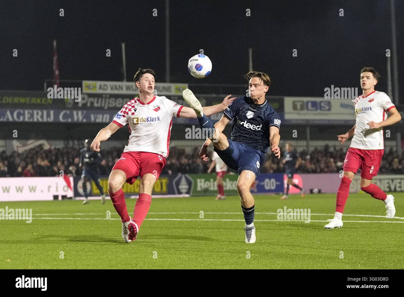 Jesse Van Rootselaur WERKENDAM - (lr) Jesse Giebels of Kozakken Boys, Sem van Duijn of FC ...