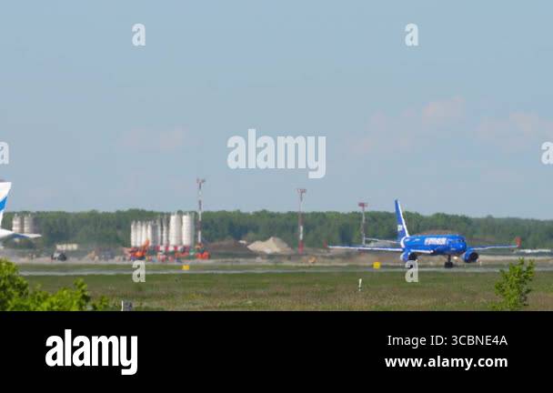 Jet delivery Stock Videos & Footage - HD and 4K Video Clips - Alamy