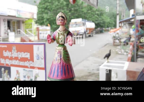 Storefront statue Stock Videos & Footage - HD and 4K Video Clips - Alamy