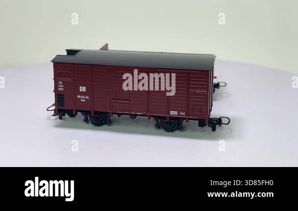 HOm scale Tillig 15971 DR freight wagon set including covered Gw and ...