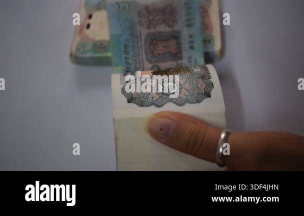 Counting Indian rupee notes rapidly, Closeup of counting Indian rupee ...