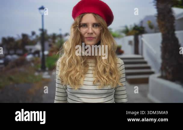 woman-hair-smiling-street-blonde-ok-beret-glasses-outdoor-youth-scene