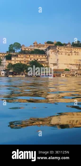 Udaipur City Palace on the bank of lake Pichola - Rajput architecture ...