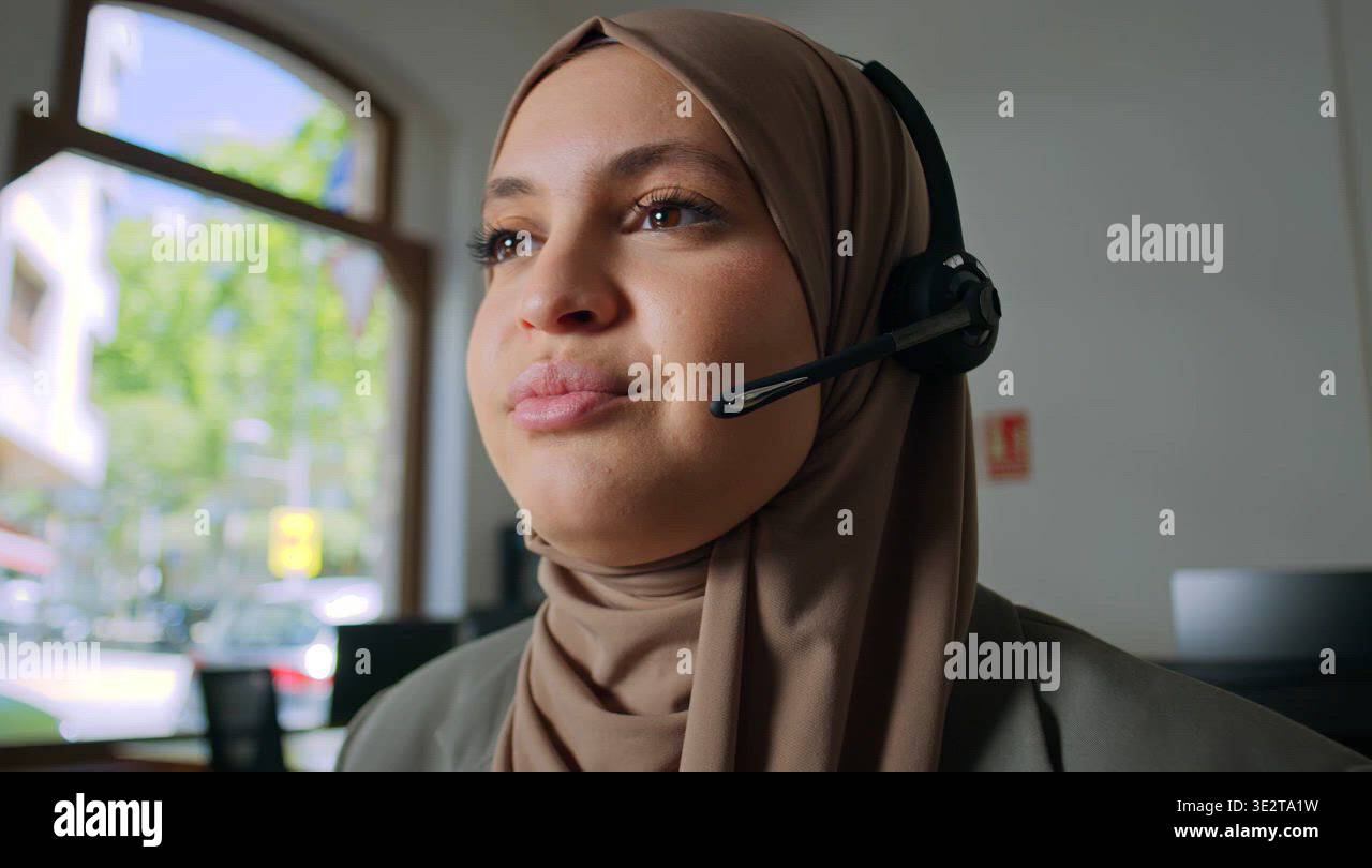 Answering an incoming call in the call center Stock Video Footage - Alamy