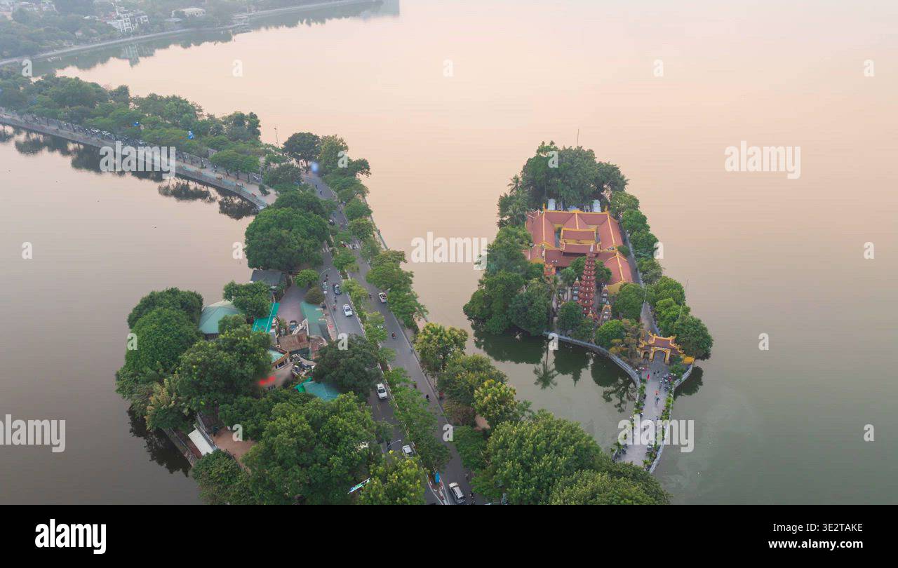Hyperlapse Timelapse of Tran Quoc temple Stock Video Footage - Alamy