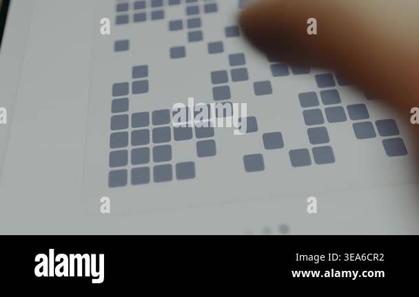 User taps the QR code to renew it, prompt Scan to Pay, Payment with QR ...