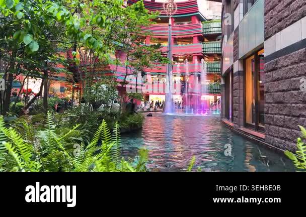 Beautiful fountain show illuminates Canal City Hakata in Fukuoka Japan ...