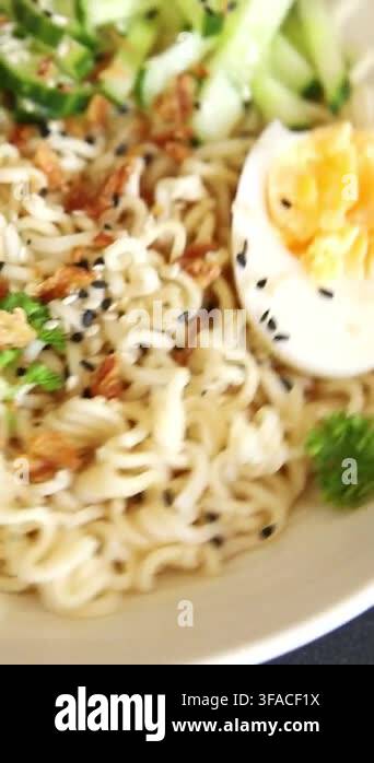 noodle-bowl-no-meat-broth-egg-vegetables-vegetarian-dish-delicious