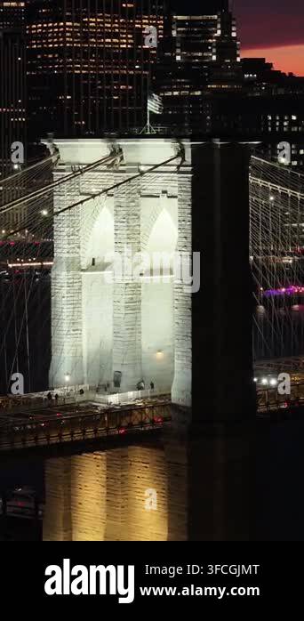 brooklyn-bridge-at-manhattan-in-new-york-united-states-illuminated