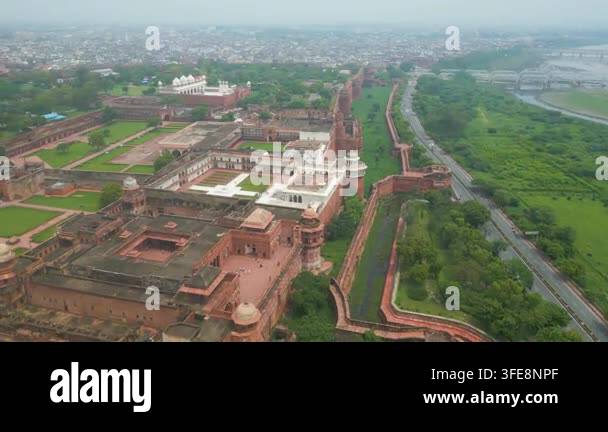 aerial-view-of-agra-city-taj-mahal-and-agra-fort-uttar-pradesh-india