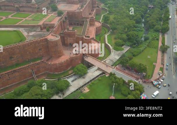 aerial-view-of-agra-city-taj-mahal-and-agra-fort-uttar-pradesh-india