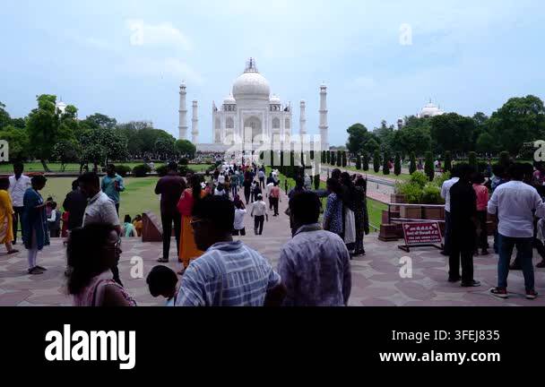 taj-mahal-agra-uttar-pradesh-india-stock-video-footage-alamy