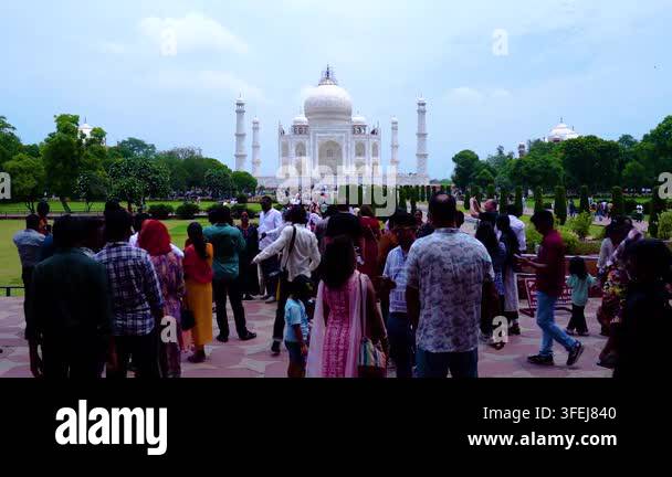 taj-mahal-agra-uttar-pradesh-india-stock-video-footage-alamy