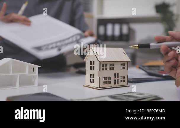 Insurance Customer Vector real estate agent showing house keys to a customer, buying house, real ...