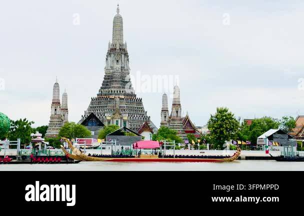 wat-arun-temple-standing-beside-the-chao-phraya-river-in-bangkok