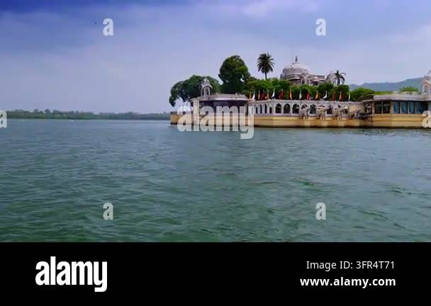 Udaipur, Rajasthan, India: A close passing view of Jag Mandir reveals ...
