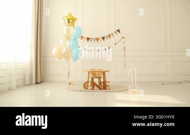 First birthday studio decoration with a balloon bouquet, golden star ...