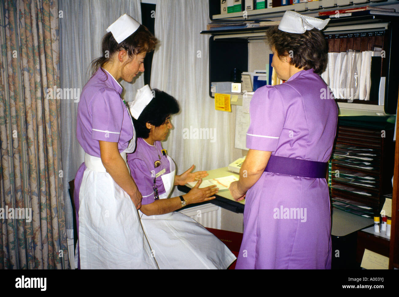 Nurses hospital britain hi-res stock photography and images - Alamy